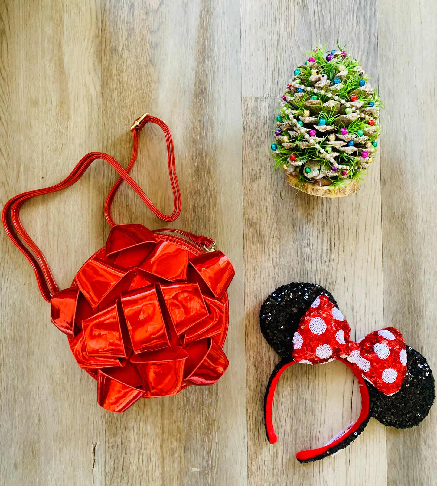Minnie’s Christmas bow Crossbody Handbag